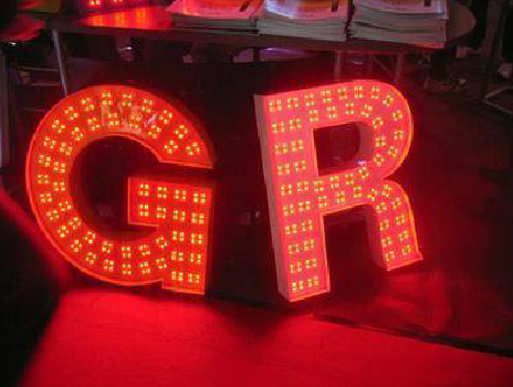 北流LED发光字常见的安装误区。